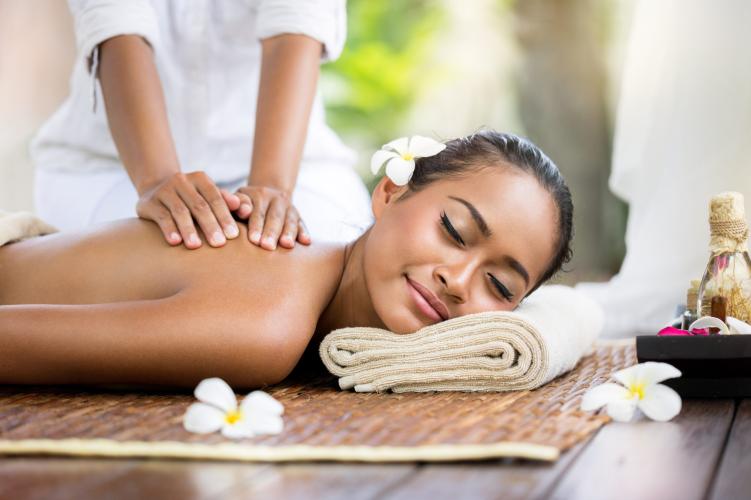 Massage Panggilan Makassar Kota Makassar Sulawesi Selatan (Putri SPA). Putri Spa adalah sebuah komunitas jasa kebugaran online dengan pelayanan door to door, mempunyai misi untuk membantu kebugaran customer. Ada bermacam -macam jasa pelayanan di Putri Spamulai dari pijat panggilan tradisional, massage full body, teraphis kesehatan, dan